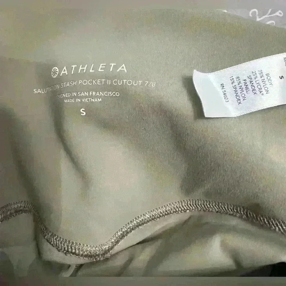 ATHLETA SMALL SOFT GREEN 7/8 LEGGINGS - Picture 3 of 4